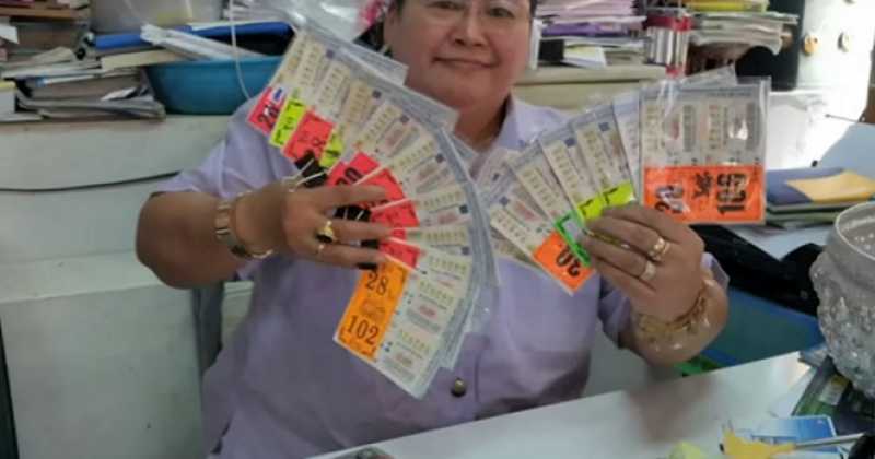 โคตรเฮง ฝันเห็นเลข
ป้าอ้วน ถูกหวย 60 งวด ครั้งต่อไปเช็คด่วนป้าแจกเลขแบบนี้ !??